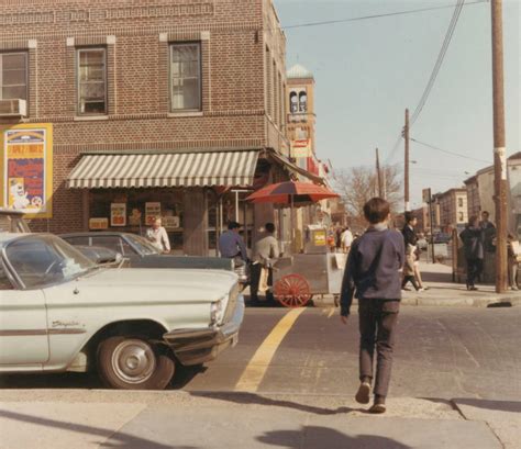 30 Fascinating Color Photographs That Capture Street Scenes Of Queens