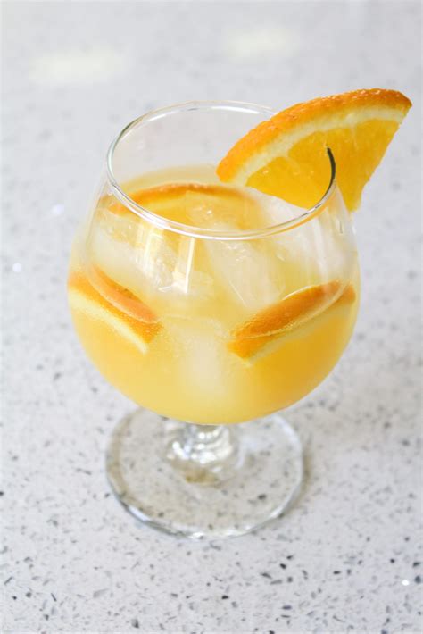 Tropical Gin and Juice Snoop Dogg Recipe Cocktail Beverage