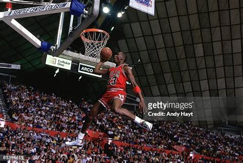 Michael Jordan Dunk Photos and Premium High Res Pictures - Getty Images