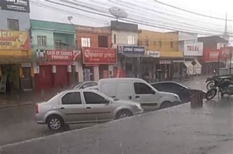 Temporal na Cidade chuva torrencial alaga Vitória da Conquista veja