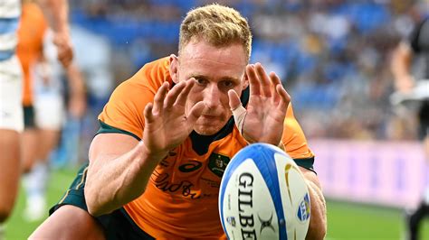 Wallabies Reece Hodge Happy To Hand Over Fly Half Reins Planetrugby