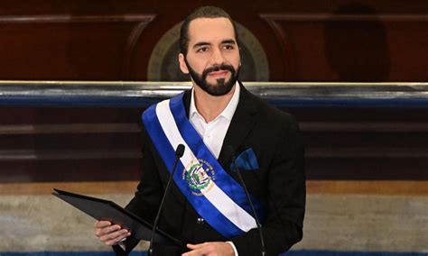 Nayib Bukele inscribe precandidatura a reelección a la Presidencia de