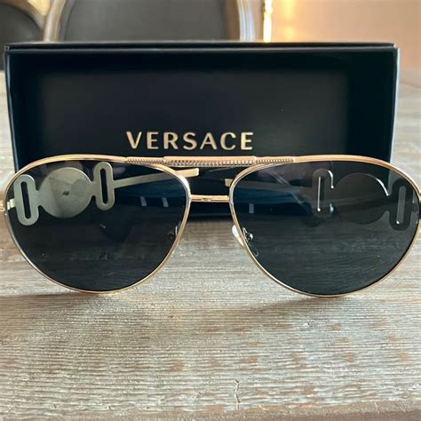 Brand New Versace Aviator Sunglasses Unisex - Gem