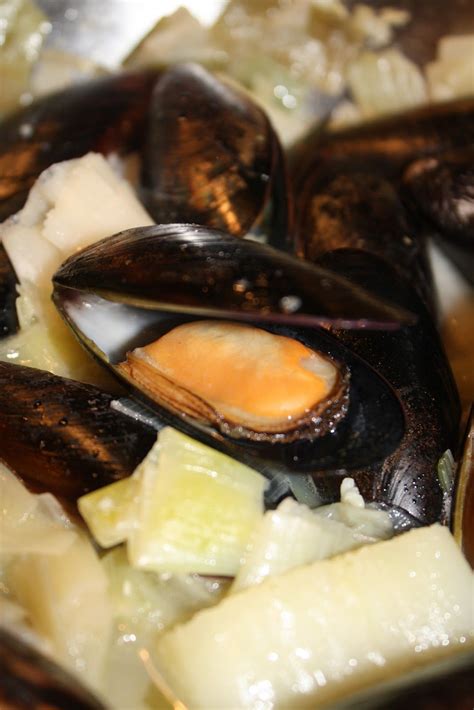 Steamed Mussels In White Wine And Leek Broth Mussels Steamed Mussels