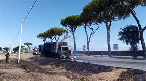 FOTO SABAUDIA Camion A Fuoco Sulla Pontina Traffico In Tilt