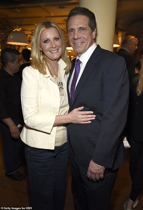 New York Gov Andrew Cuomo And Longtime Girlfriend Sandra Lee Split Up