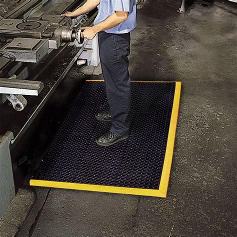 NOTRAX Drainage Mat, 3 ft 4 in L, 26 in W, 7/8 in Thick, Rectangle, Black with Orange Border ...