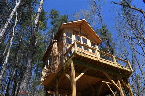 12 Treehouse Rentals for a Unique & Relaxing Outdoor Escape