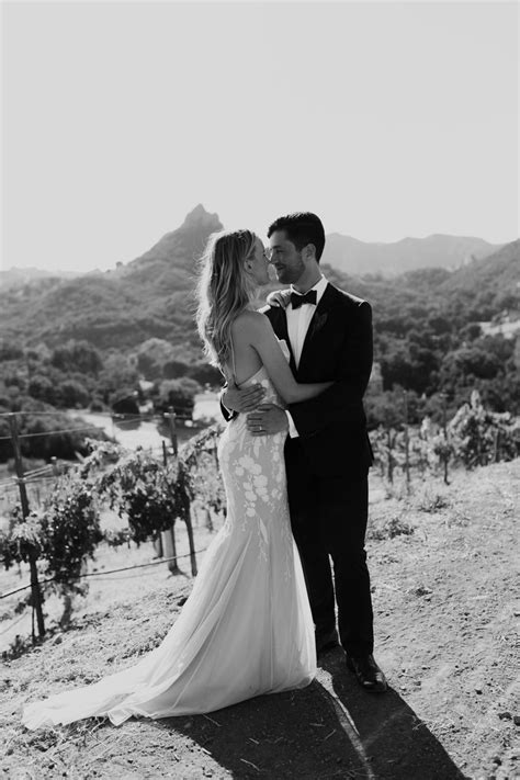 Actor Josh Peck Marries Girlfriend During Malibu Wedding - Canyon News