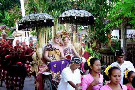 Upacara Adat Provinsi Di Indonesia Beserta Gambar Dan Penjelasan