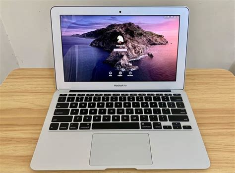 MacBook Air A1465 I5 SSD 256 GB Video 1 5 GB