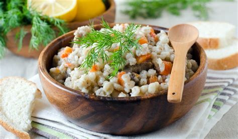 Перловка с мясом - Лайфхакер