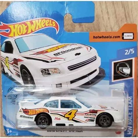Hot Wheels Race Team 2010 Chevy Impala Universo Hot Wheels