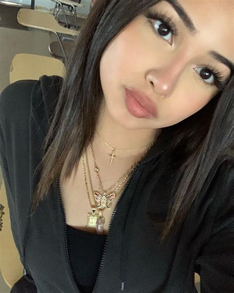 Pin by M on مرات الحفظ السريع Latina makeup looks Pretty makeup