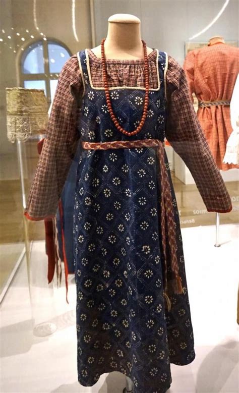 Russian fashion, Clothes, Traditional outfits
