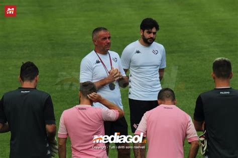 Palermo Seduta Tattica Al Barbera Rosa In Campo In Vista Del Picerno