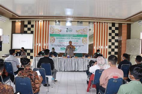 Kapolda Jambi Pemateri Lk Ii Tingkat Nasional Hmi Cabang Jambi Zabak