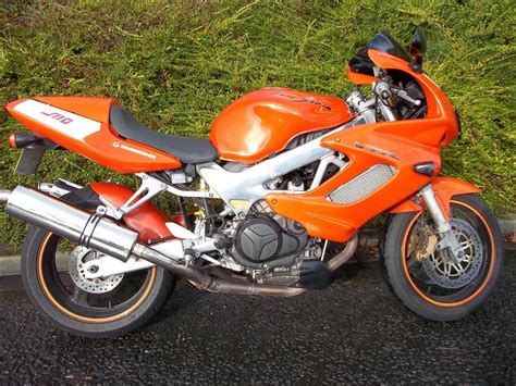 HONDA VTR1000 FIRESTORM V TWIN SPORTS BIKE