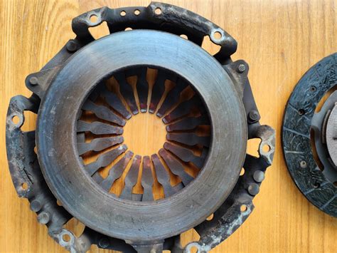 Замена сцепления — Lada Ларгус, 1,6 л, 2012 года | поломка | DRIVE2