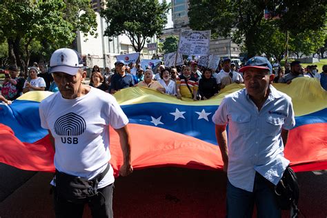 Venezuela Teachers, Nurses, Pensioners Demand Higher Wages - Bloomberg