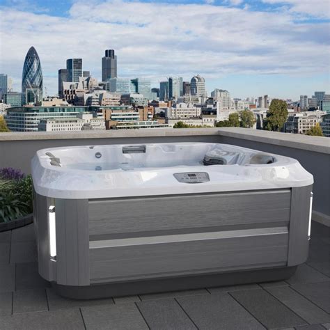 J 315 Comfort Hot Tub With Lounger For Small Space Outback 365