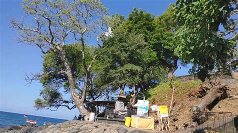 Keindahan Pantai Di Tepi Pura Ponjok Batu Youtube