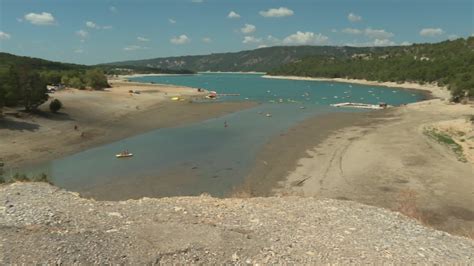 S Cheresse Dans Le Verdon Le Niveau Du Lac De Sainte Croix M Tres