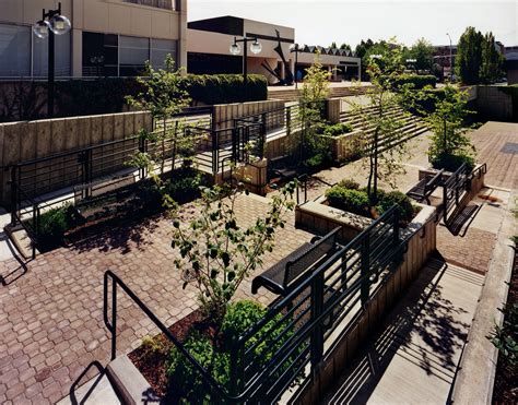 Hult Center for the Performing Arts Plaza - Barbis Bentley Architects