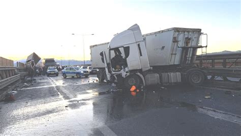 Accident Grav De Circula Ie Pe Autostrada A Sibiu Sebe Persoane Au