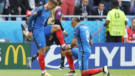 Payet-Griezmann Celebration | The18