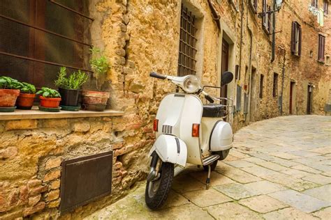 Roman holiday Vespa tour – Officine Italia