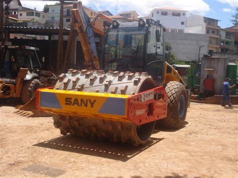 Maquinas Terraplanagem Romptec Loca O Demoli O E Terraplenagem