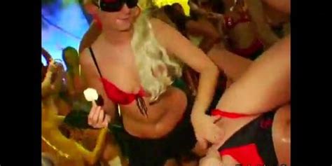 ORGIA SEXUAL BORRACHA Ponrstars Organizando Una Fiesta En Bikini