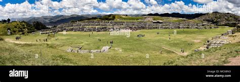 Muros De Piedra Inca En El Sitio Arqueol Gico De Sacsayhuaman Cusco