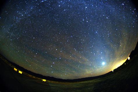 Orionid Meteor Shower 2014 Catch Shooting Stars From Halley S Comet