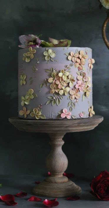 43 Cute Buttercream Flower Cake Ideas Soft Tone Flower Blue Cake