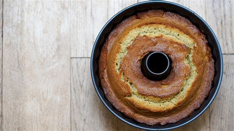 Tube Cake Pans Vs Bundt Pans What S The Difference