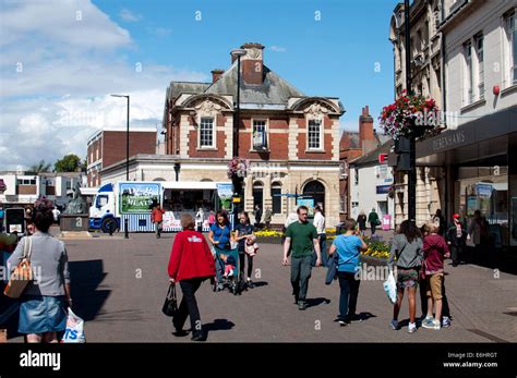 Nuneaton Town Centre At Harefield Road Warwickshire England Uk Stock