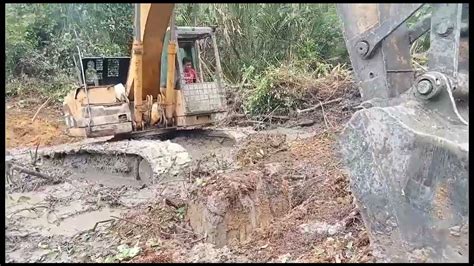 Excavator Cat 320b Hampir Tenggelam Di Lumpur Oprator Panik Youtube