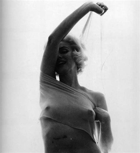 Naked Marilyn Monroe Added 07192016 By Bot