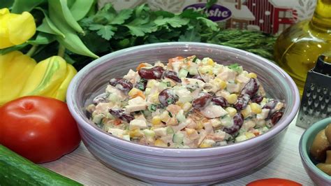 Очень вкусный и сочный салат с копчёной курицей и овощами - YouTube