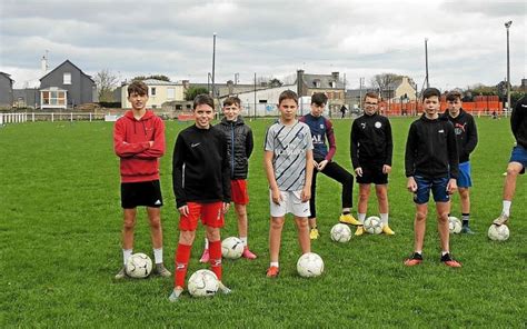 À la Jeunesse sportive lanvollonnaise les jeunes sadaptent au foot