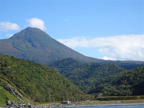 Shiretoko Peninsula coast : r/japanpics