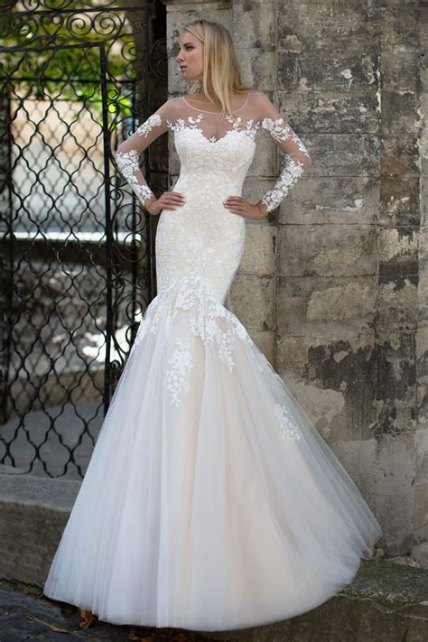 Robe de mariée fourreau à manches longues Oksana Mukha Paris