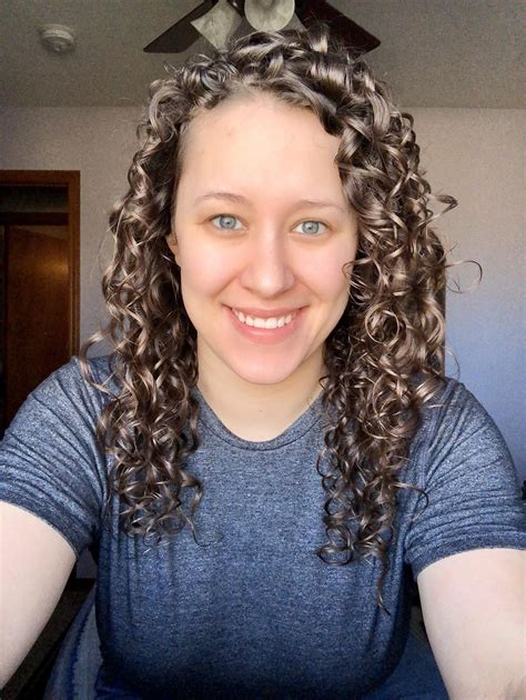 Finally understand the hype of the LA Looks gel- love it! : r/curlyhair