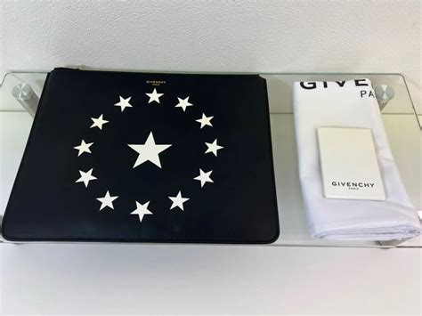 Givenchy ジバンシー クラッチバッグ セカンドバッグ ブラック スター｜販売 Sale｜リサイクルショップ Regastock（レガストック）