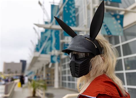 Photos Cosplayers Dont Hold Back At Animé Los Angeles 17 In Long Beach • The Hi Lo