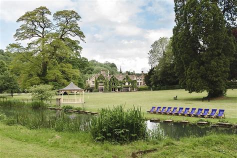 Wiltshire Wedding Castle Combe Planned For Perfection