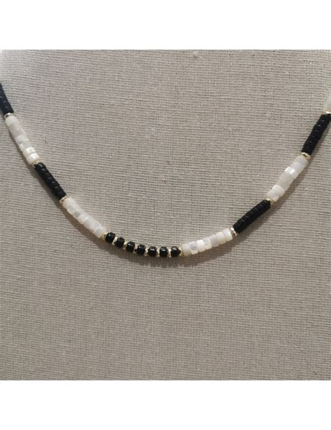 COLLIER DE PERLES NOIR ET BLANC