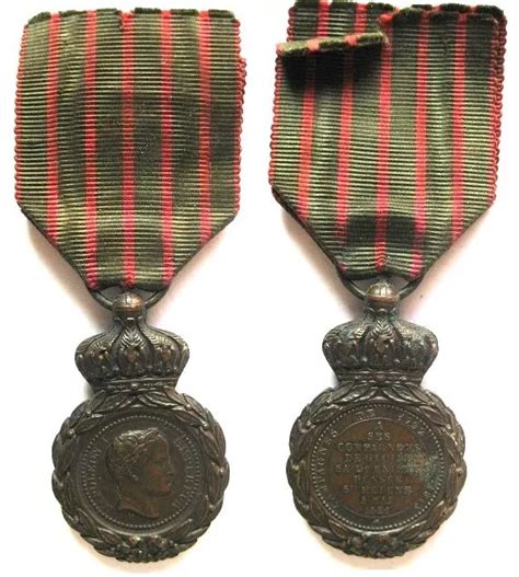 MÉDAILLE EN BRONZE Sainte Hélène 1821 Napoléon I Compagnes 1792 à 1815